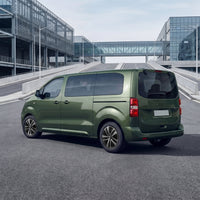 Peugeot e-Traveler charging cable