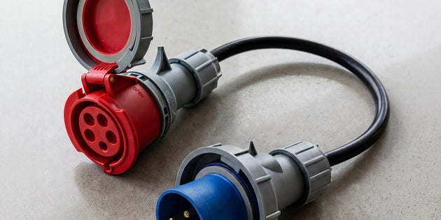 adaptador de comando de 16A de 5 pólos para 32A de 3 pólos